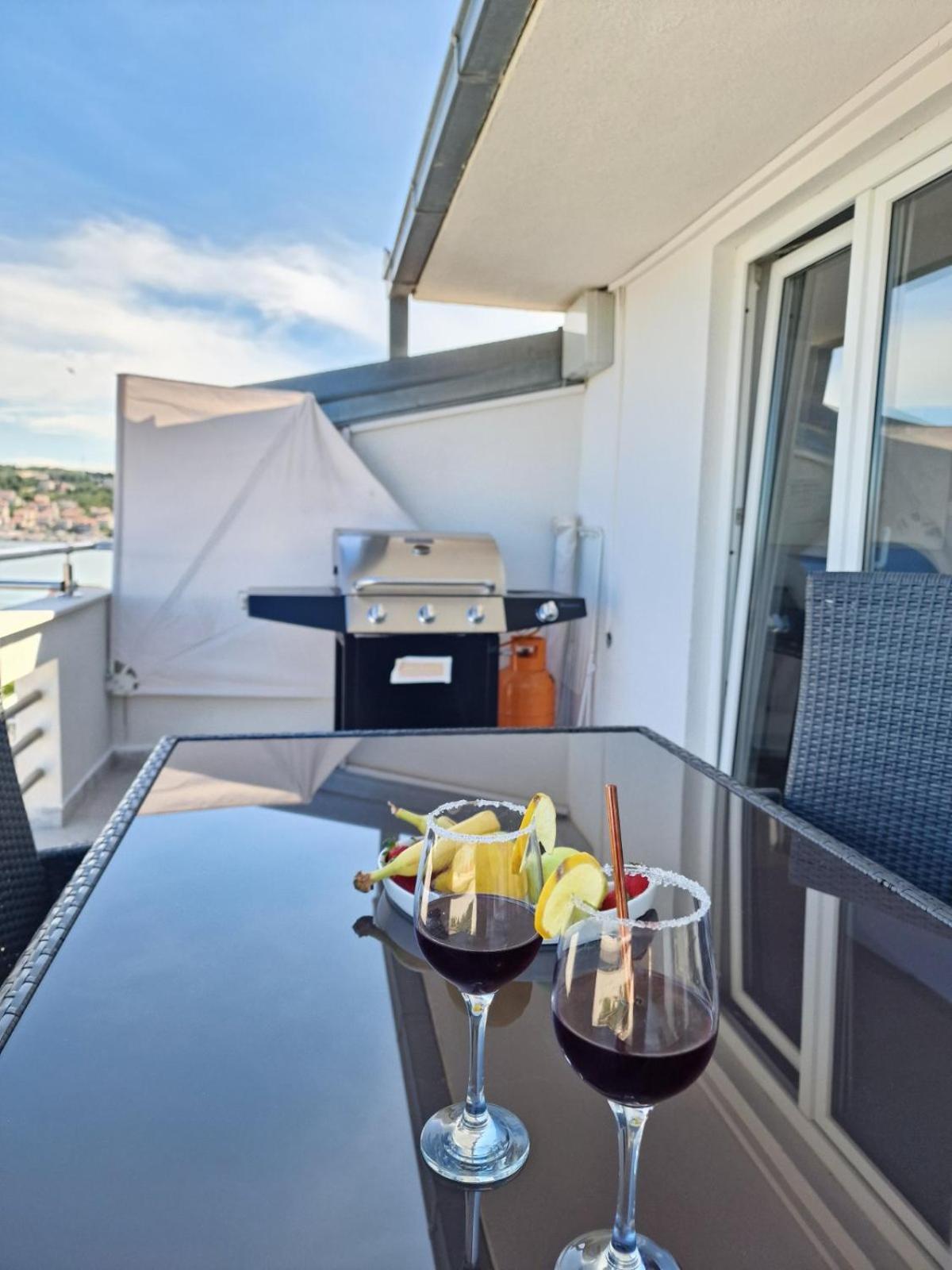 Luxury Apartments Silva With Sea View Okrug Gornji Exterior foto